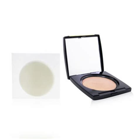 The magic touch: setting your makeup for all-day wear with powder